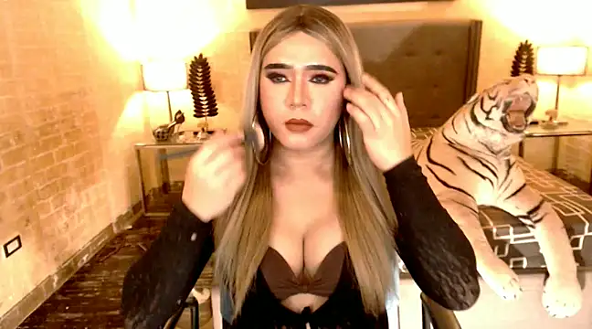 BigCumHuntersxx online show from February 6, 2025, 7:35 am