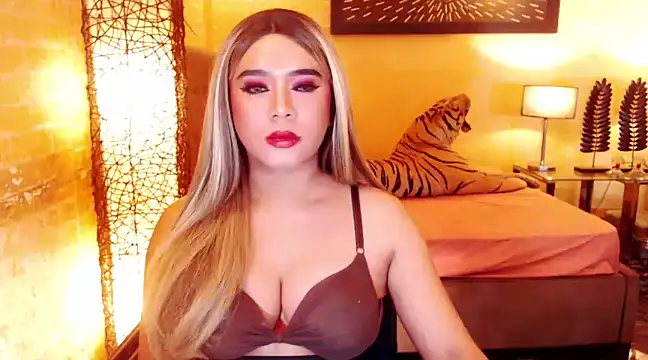 BigCumHuntersxx online show from March 14, 2025, 4:51 pm