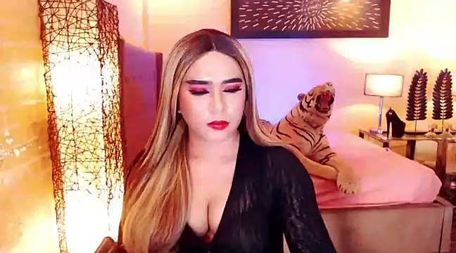 BigCumHuntersxx online show from March 19, 2025, 5:39 pm