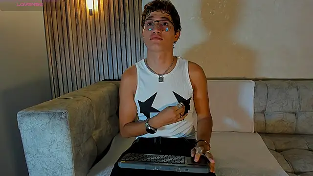 Snapshot of Damian_Wolff chatting on July 30, 2026, 5:12 pm Damian Wolff online show from July 30, 2026, 5:12 pm