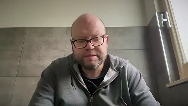 Snapshot of theitalianbear chatting on November 4, 2025, 8:24 am theitalianbear online show from November 4, 2025, 8:24 am