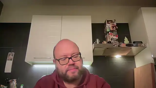 Snapshot of theitalianbear chatting on December 15, 2025, 11:20 pm theitalianbear online show from December 15, 2025, 11:20 pm