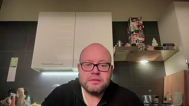 Snapshot of theitalianbear chatting on March 4, 2026, 12:38 am theitalianbear online show from March 4, 2026, 12:38 am