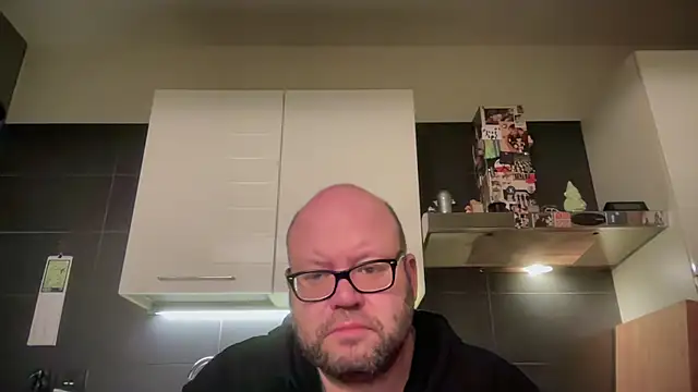 Snapshot of theitalianbear chatting on March 9, 2026, 2:15 am theitalianbear online show from March 9, 2026, 2:15 am