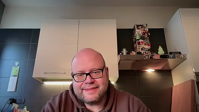Snapshot of theitalianbear chatting on March 29, 2026, 5:18 am theitalianbear online show from March 29, 2026, 5:18 am