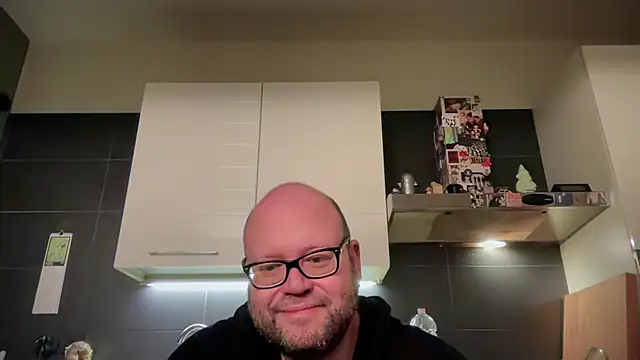 Snapshot of theitalianbear chatting on April 2, 2026, 9:01 pm theitalianbear online show from April 2, 2026, 9:01 pm