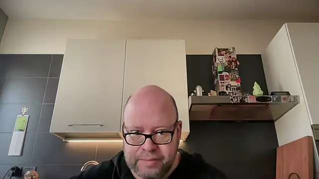 Snapshot of theitalianbear chatting on April 3, 2026, 9:07 am theitalianbear online show from April 3, 2026, 9:07 am