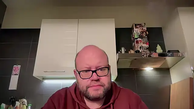 Snapshot of theitalianbear chatting on April 8, 2026, 2:11 am theitalianbear online show from April 8, 2026, 2:11 am