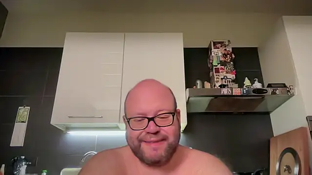 Snapshot of theitalianbear chatting on May 15, 2026, 11:34 pm theitalianbear online show from May 15, 2026, 11:34 pm