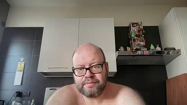 Snapshot of theitalianbear chatting on June 14, 2026, 5:31 am theitalianbear online show from June 14, 2026, 5:31 am