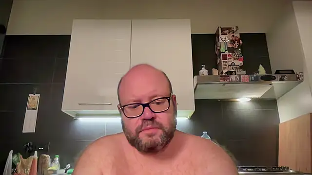 Snapshot of theitalianbear chatting on June 21, 2026, 2:36 am theitalianbear online show from June 21, 2026, 2:36 am