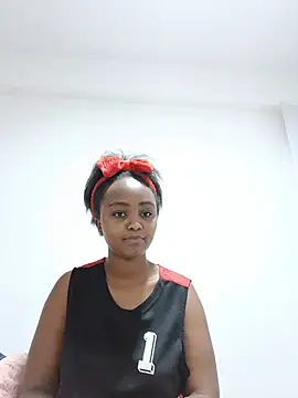 Prettyval77 online show from July 26, 2026, 6:54 am