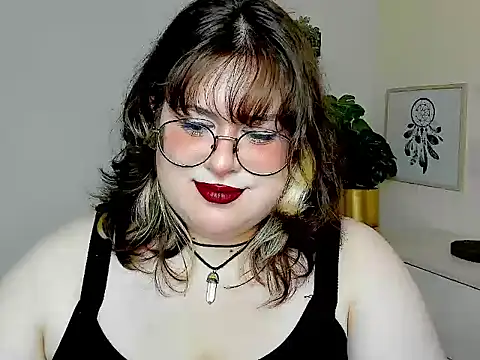 OpheliaLush online show from August 4, 2026, 5:43 am