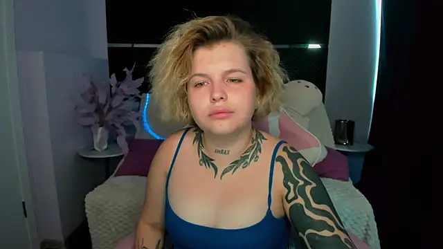 Snapshot of Eva_Starfire_ chatting on August 2, 2026, 3:38 am Eva Starfire online show from August 2, 2026, 3:38 am