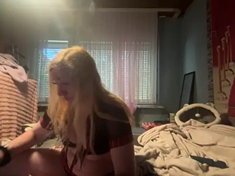 Roxy Blume online show from July 30, 2026, 5:12 pm