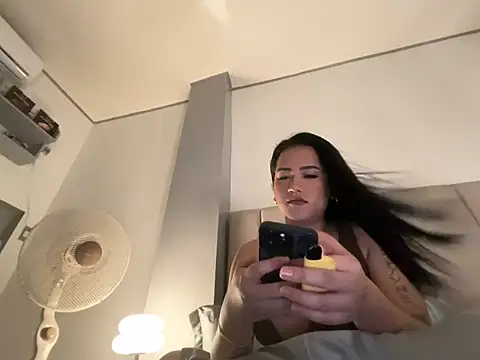 Snapshot of Bellabriella__ chatting on August 2, 2026, 2:37 pm Bellabriella online show from August 2, 2026, 2:37 pm