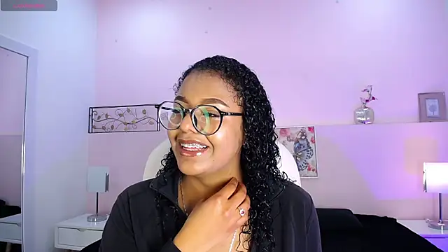 Afroditaa 19 online show from August 2, 2026, 8:51 pm