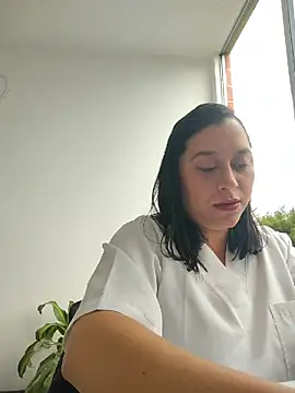 Queen-yessi12 online show from August 4, 2026, 3:03 pm