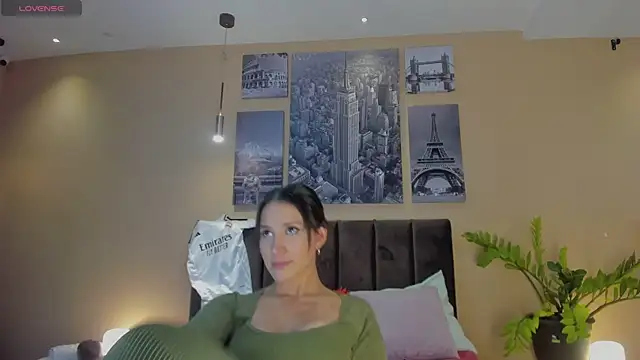 Olivia jazz online show from March 5, 2025, 2:36 am