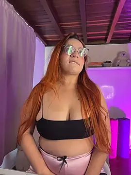 Snapshot of Miaaa_Peach chatting on August 5, 2026, 4:54 pm Miaaa Peach online show from August 5, 2026, 4:54 pm