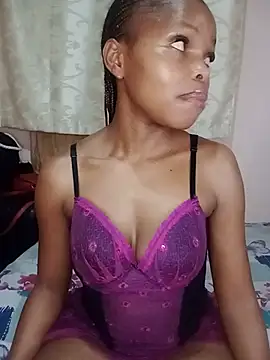 sexySmall52993 online show from August 4, 2026, 7:27 pm