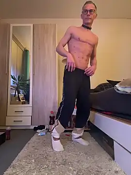 Snapshot of slaveboy2016@xh chatting on January 3, 2025, 10:29 pm slaveboy2016xh online show from January 3, 2025, 10:29 pm