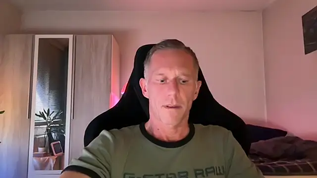 Snapshot of slaveboy2016@xh chatting on September 8, 2025, 8:08 pm slaveboy2016xh online show from September 8, 2025, 8:08 pm