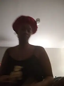 Redqueen82 online show from August 7, 2026, 10:56 pm