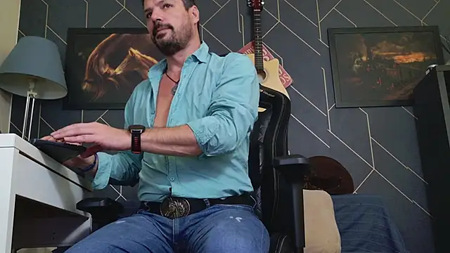 ChrisKox online show from November 3, 2025, 2:40 pm