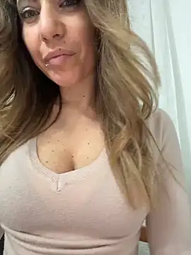 sexylenia online show from March 21, 2026, 11:41 pm