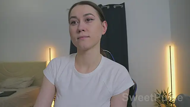 SweetPulse online show from November 25, 2025, 11:49 pm