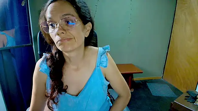 Snapshot of Nattyslave4U chatting on March 11, 2025, 9:59 pm Nattyslave4U online show from March 11, 2025, 9:59 pm