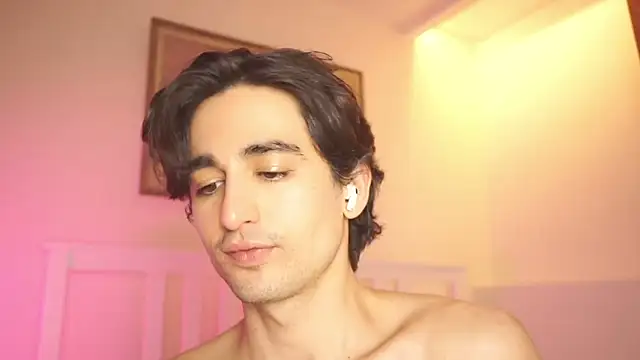 AlanDeNavarre online show from February 18, 2025, 12:04 am