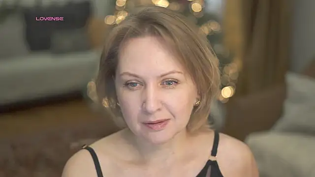 Snapshot of LitleSun chatting on January 9, 2025, 9:59 am LitleSun online show from January 9, 2025, 9:59 am