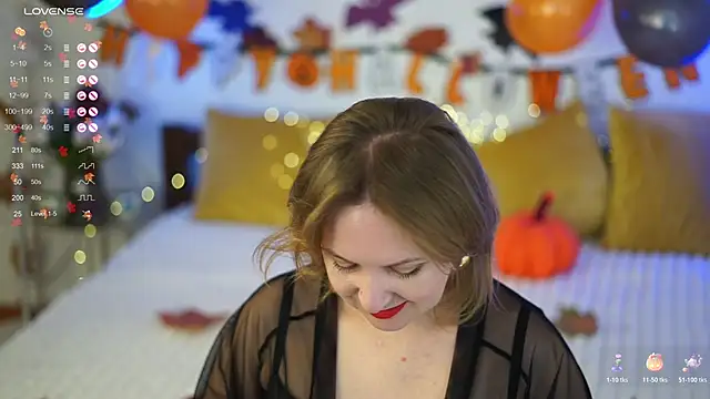 Snapshot of LitleSun chatting on October 27, 2025, 10:30 am LitleSun online show from October 27, 2025, 10:30 am