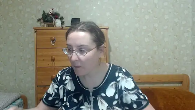 Smart Rose online show from February 4, 2026, 7:31 pm