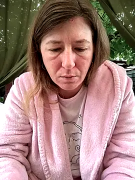 Snapshot of Natali_UA chatting on October 6, 2025, 6:22 am Natali UA online show from October 6, 2025, 6:22 am