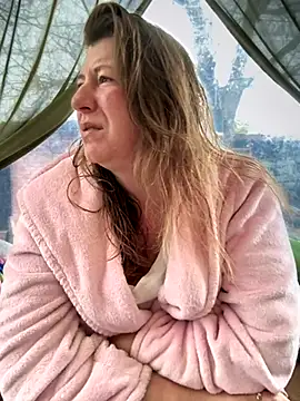 Snapshot of Natali_UA chatting on November 7, 2025, 5:51 am Natali UA online show from November 7, 2025, 5:51 am