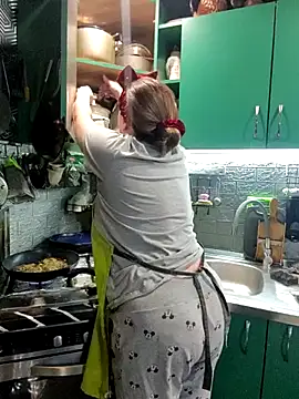 Snapshot of Natali_UA chatting on December 20, 2025, 6:15 pm Natali UA online show from December 20, 2025, 6:15 pm