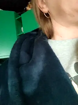 Snapshot of Natali_UA chatting on December 21, 2025, 7:48 am Natali UA online show from December 21, 2025, 7:48 am