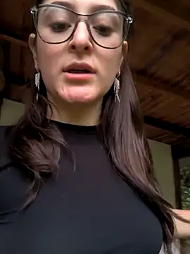 Snapshot of IsabelaGomez chatting on February 6, 2025, 12:26 pm IsabelaGomez online show from February 6, 2025, 12:26 pm