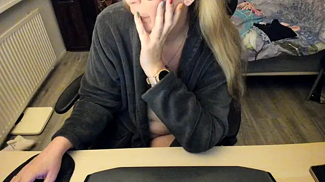 minoesje37 online show from January 19, 2025, 8:41 pm