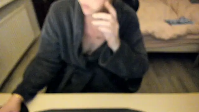 minoesje37 online show from February 6, 2025, 8:45 pm