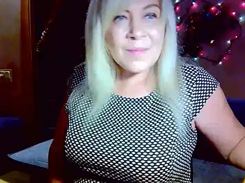 Snapshot of AgoniA7 chatting on December 20, 2025, 7:21 pm AgoniA7 online show from December 20, 2025, 7:21 pm