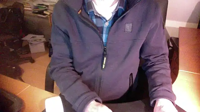 outlaw200 online show from December 6, 2024, 7:34 pm