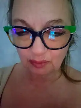 Snapshot of MucMilf59 chatting on February 17, 2026, 8:22 am MucMilf59 online show from February 17, 2026, 8:22 am