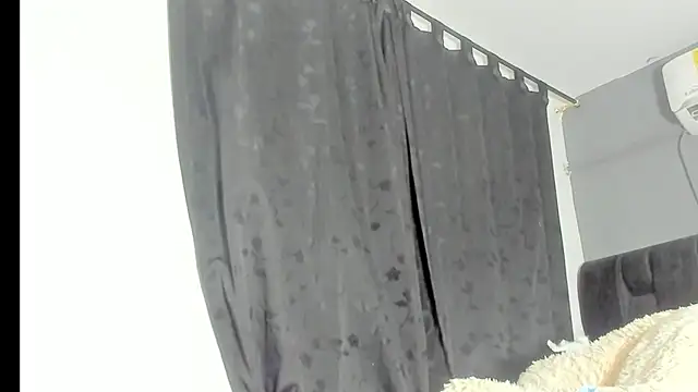 Snapshot of SandraGoldstein chatting on November 5, 2025, 1:16 am SandraGoldstein online show from November 5, 2025, 1:16 am