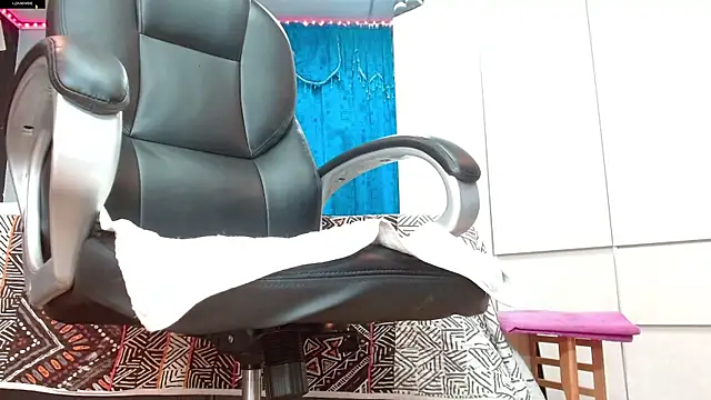 Snapshot of khloeHermaprodit3 chatting on February 27, 2026, 8:42 pm khloeHermaprodit3 online show from February 27, 2026, 8:42 pm