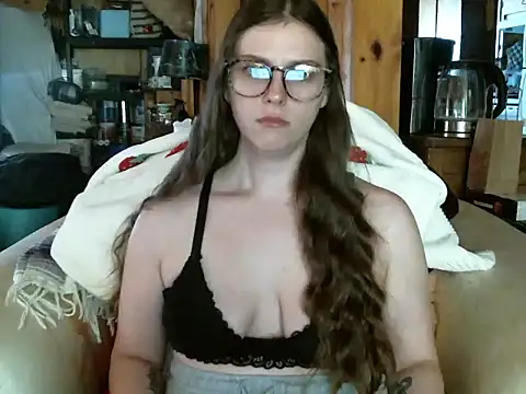 Snapshot of katie_kitten38 chatting on April 8, 2026, 1:55 pm katie kitten38 online show from April 8, 2026, 1:55 pm