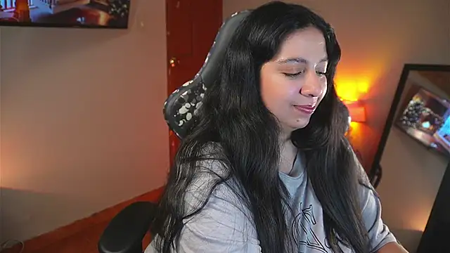 coraline latin online show from November 24, 2025, 5:45 pm